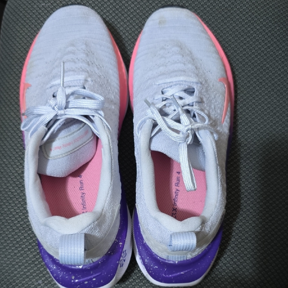 Nike Purple and Gray Athletic Shoes with Modern Design